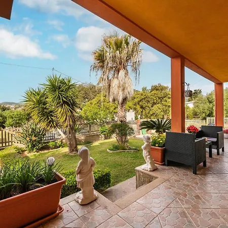 Holiday home Immerso Nel Domus De Maria